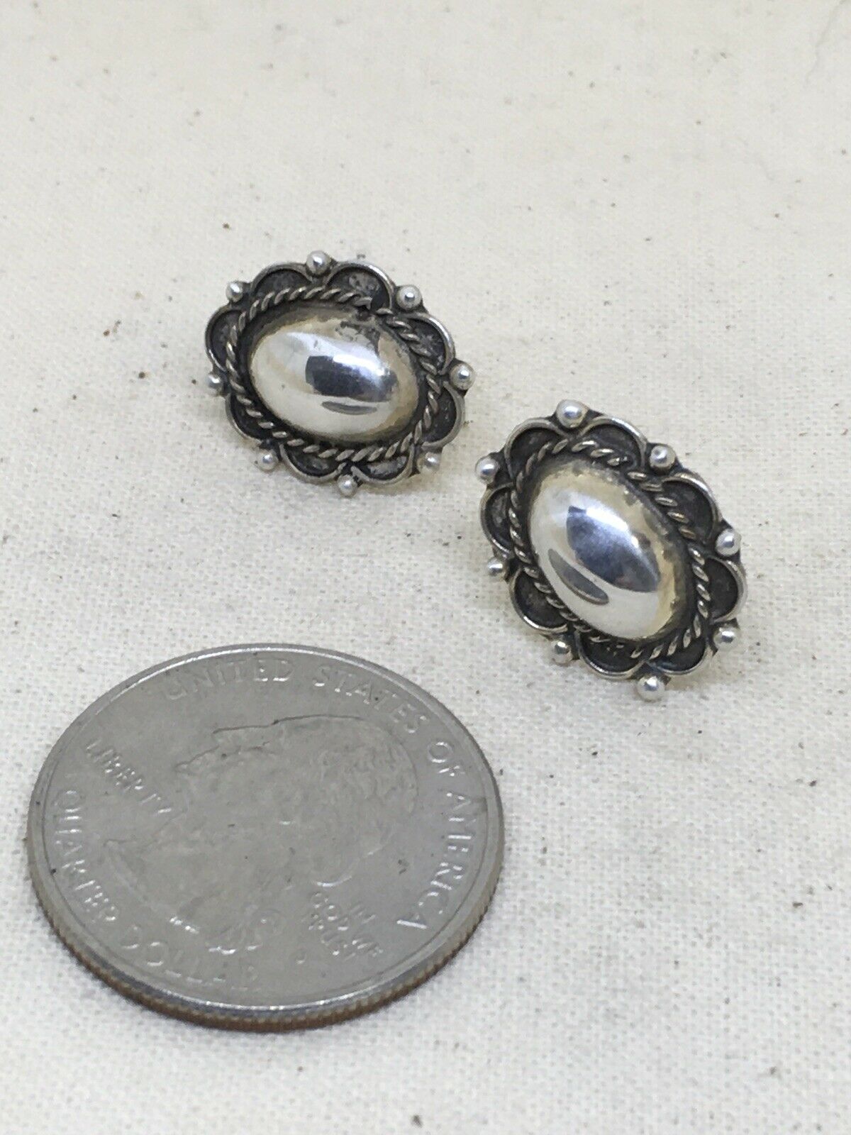 Sterling Silver 1/2” Mexico Oval Filagree Post Earrings Vtg 2.4g (5-9)